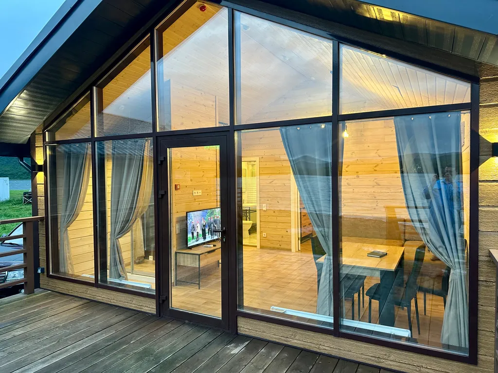 Домик на берегу моря