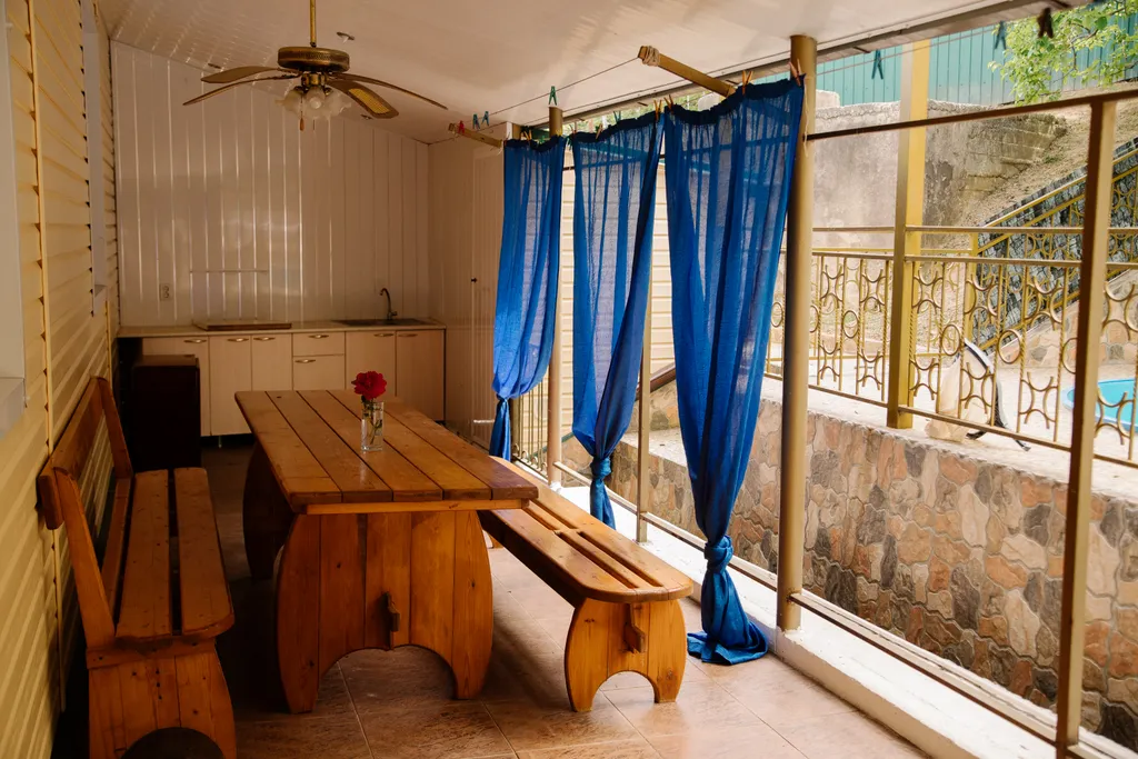 Дом с бассейном Лакшми