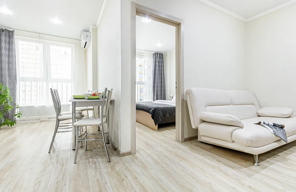 Квартира Квартира Светлая евродвушка в центре, 2 жк-телевизора, удобная кровать, 24/7 — Краснодар