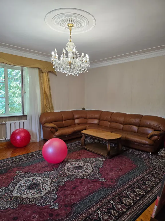 Дом с бассейном