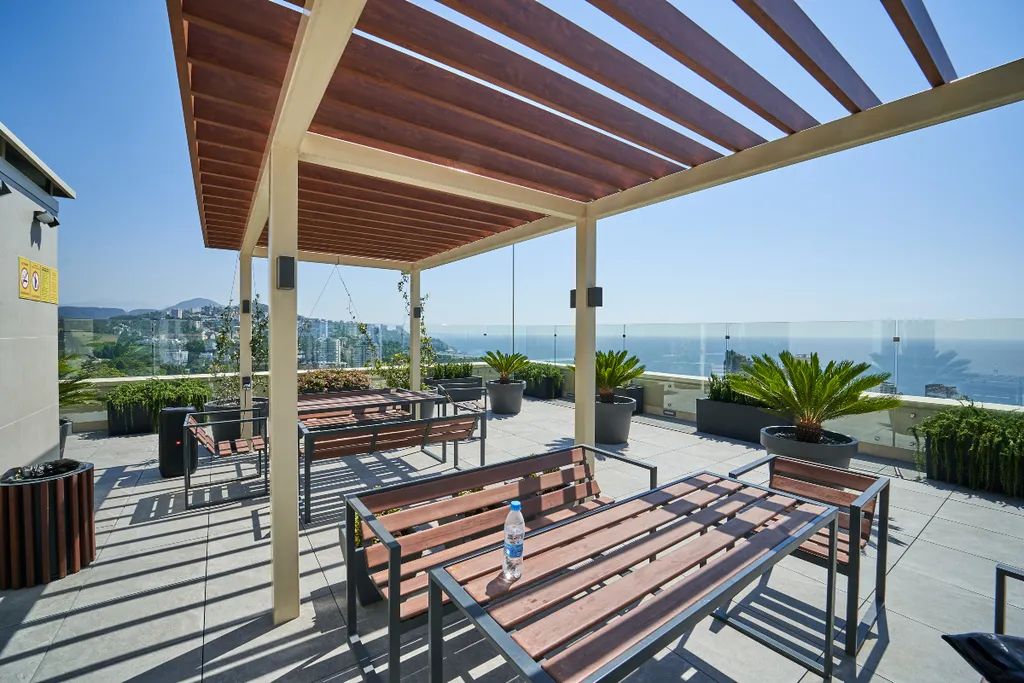 Апартаменты с бассейном в центре Сочи