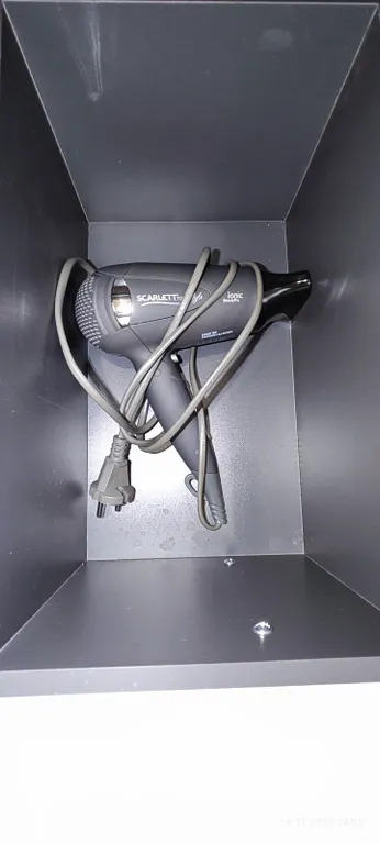 Уютная теплая современная квартира