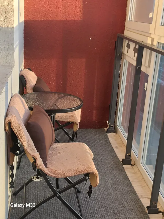 Уютная студия с видом на реку Иртыш