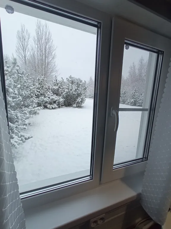 Домик у самого озера