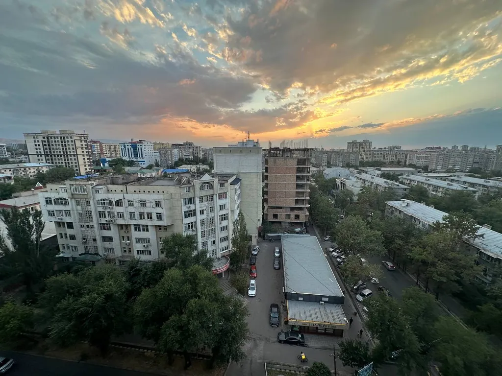 Continental apt near complex Vefa center