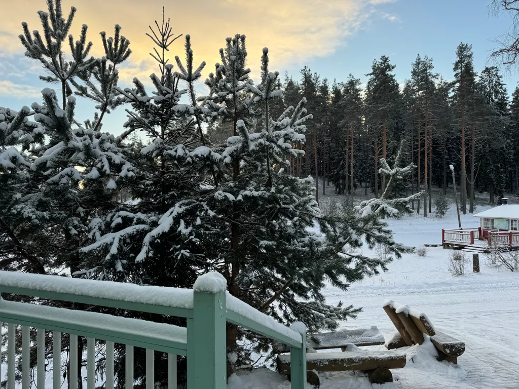 Уютный домик на берегу Ладожского озера дом 1