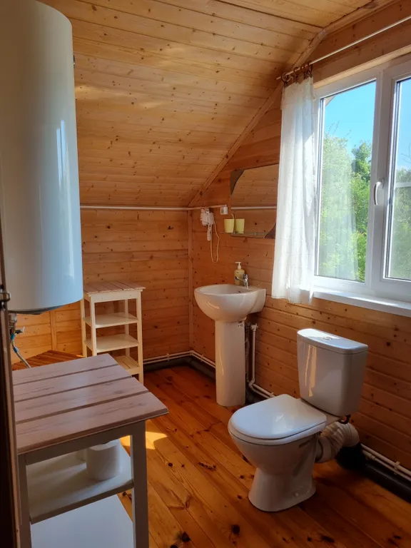 Квартира Квартира Трёхкомнатный апартамент с балконом — Кучугуры