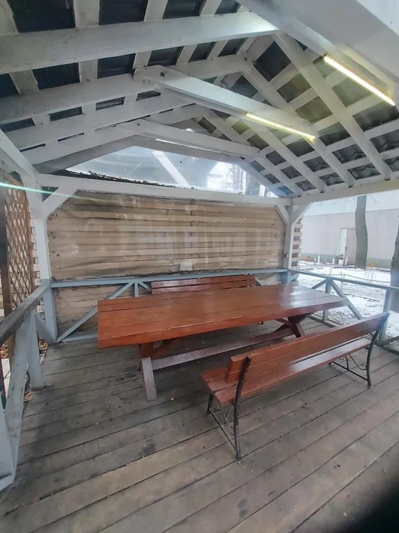 Белоснежная веранда и усадьба