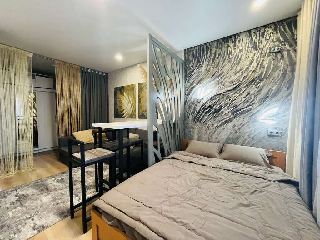 Уютная солнечная студия