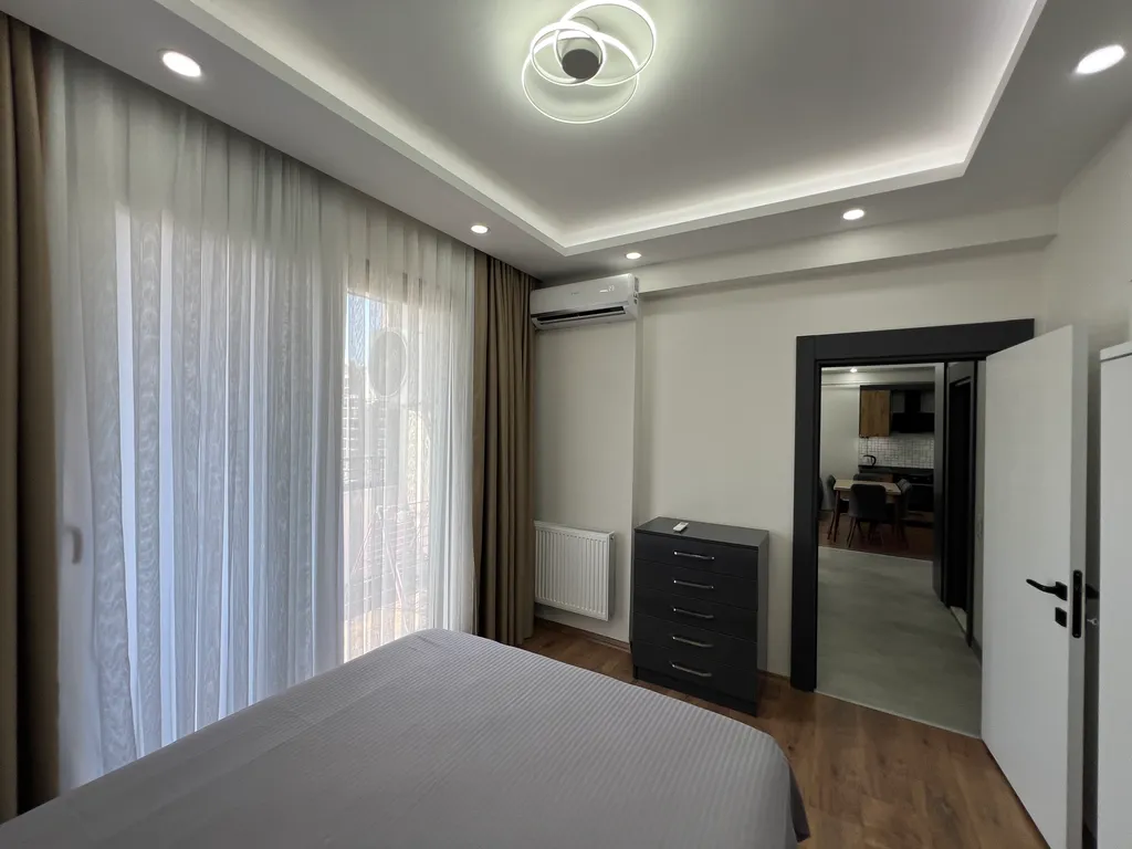 Стильная новая евротрёшка для отдыха на Средиземноморском побережье