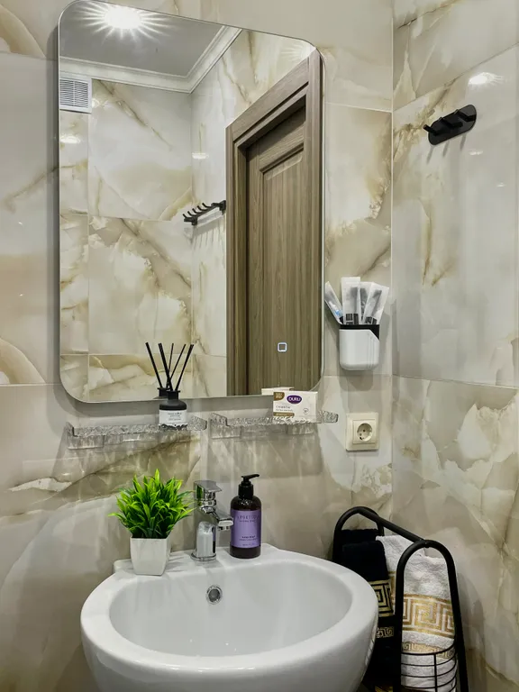 Квартира Квартира Стильная двушка у метро с новым ремонтом — Москва