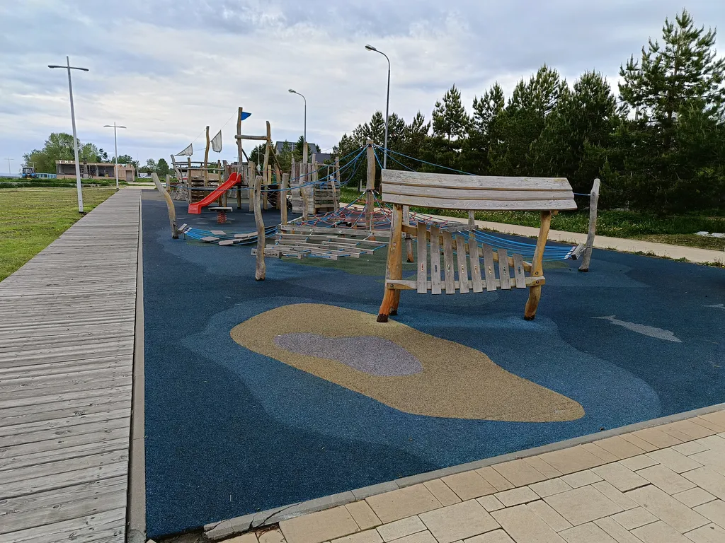 Уютный домик на берегу Камского моря