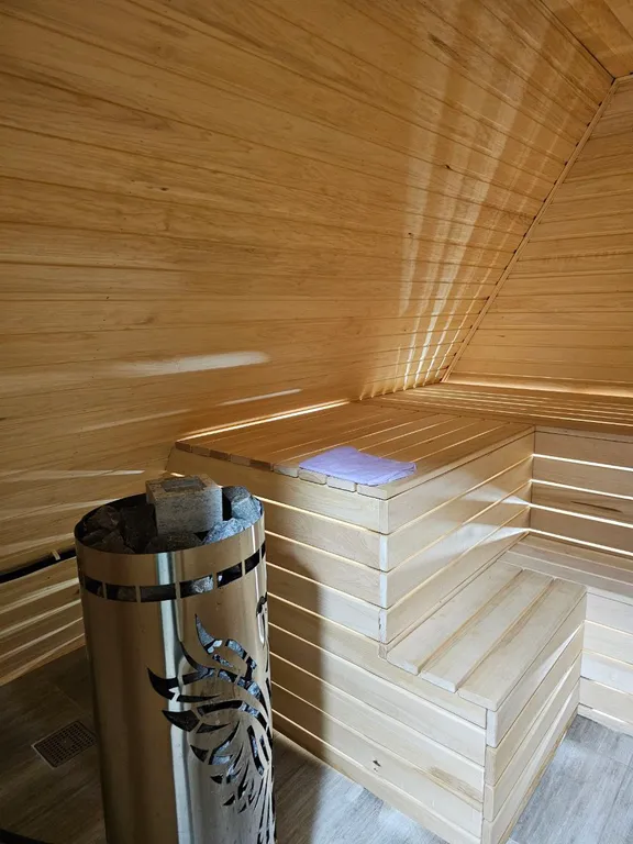 Шестиместный коттедж с изолированным участком 10 соток №2