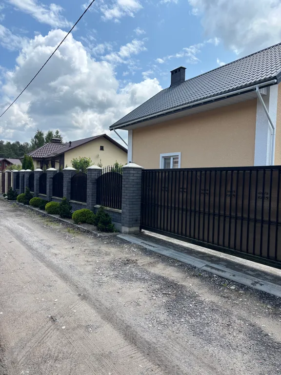 Уютный дом в лесном массиве возле красивых озер