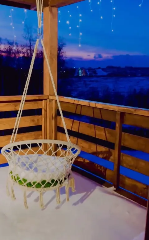 Дом с террасой и видом на закат