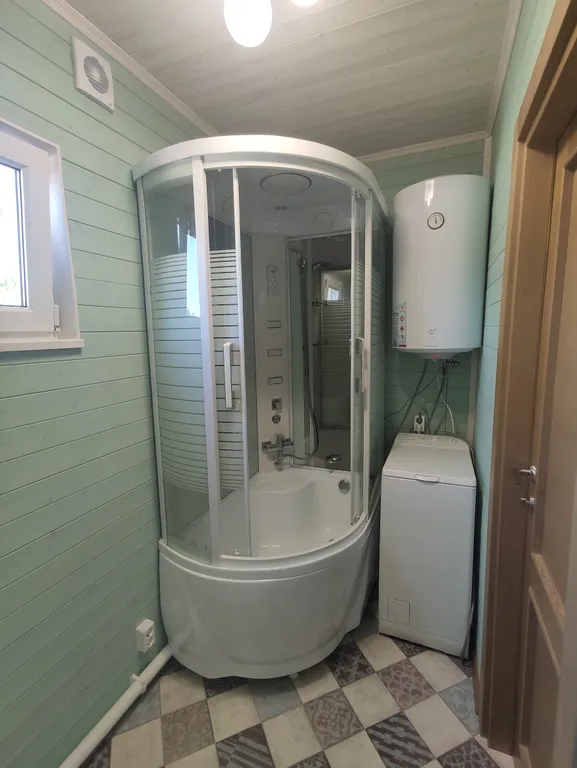 Дом на берегу озера