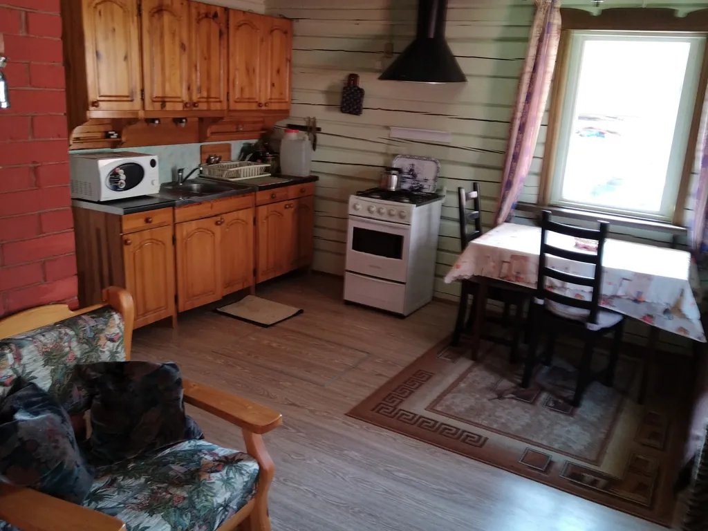 Малый коттедж на берегу озера