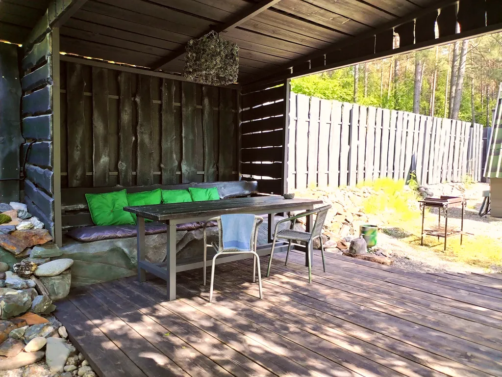 Дом в сосновом лесу