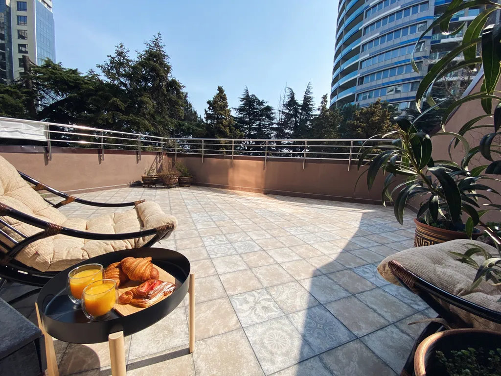 Квартира в парке с большой террасой