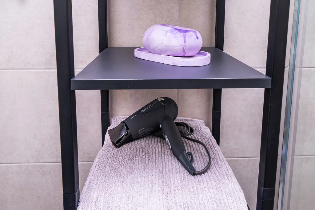 Просторная дизайнерская студия для троих