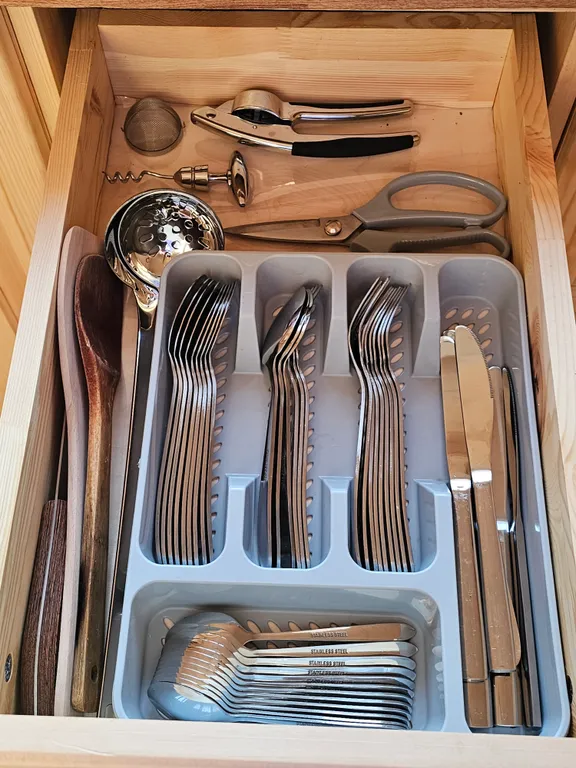 Просторный дом с баней и живым камином