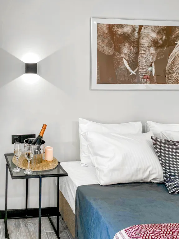 Слоники с видом на море Пик Южный