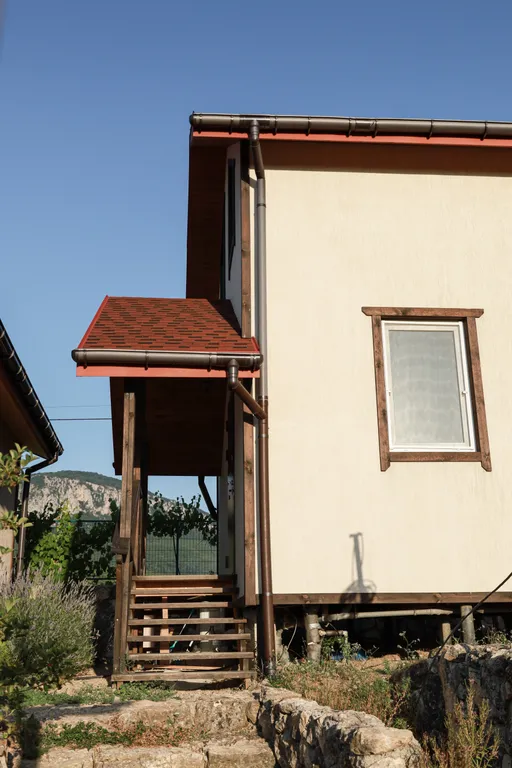 Коттедж Уютный современный коттедж с панорамным видом на горы — Соколиное