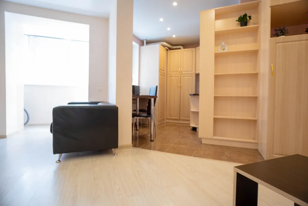 Студия со светлым ремонтом в новом доме