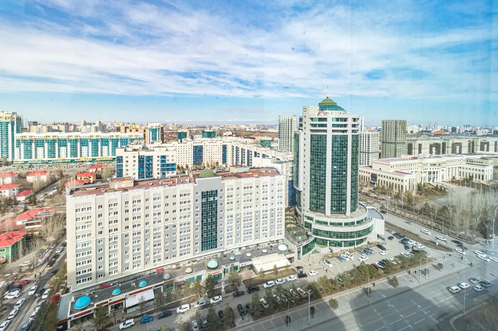 Просторная квартира в Золотом квадрате рядом с Байтереком