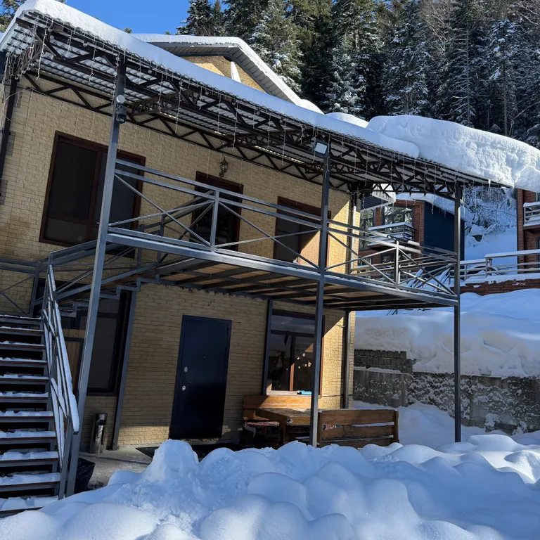 Коттедж с видом на горы — аренда посуточно в Домбай