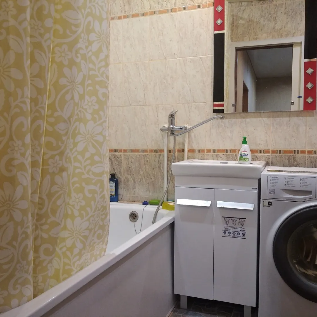 ванная,умывальник,стиральная машина.