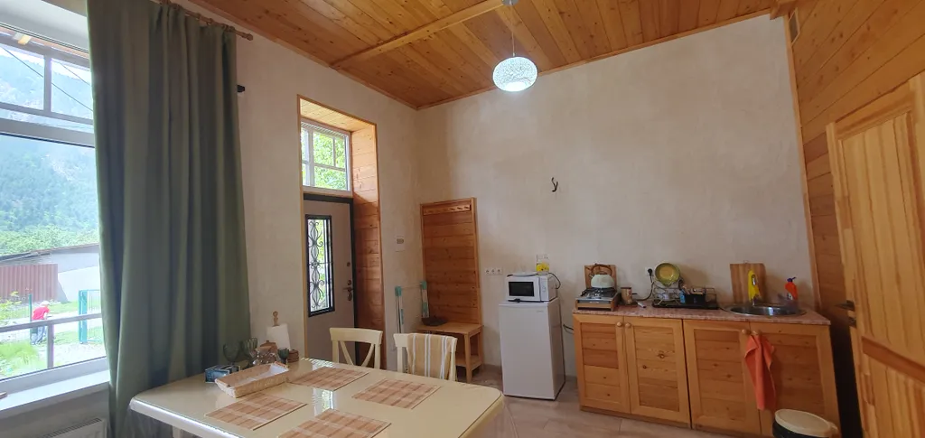 Апартаменты в центре с видом на горы