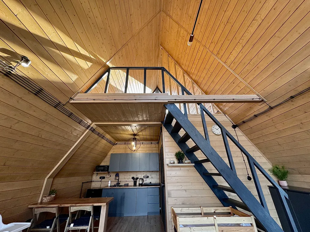 Домик у реки с банным чаном и сап-бордами