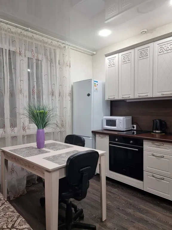 Квартира с Евроремонтом на Высоцкого 46 — аренда посуточно в Ноябрьск