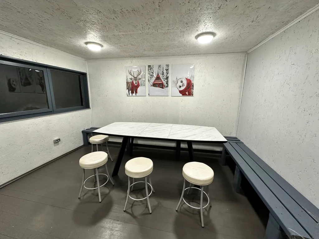 Коттедж с видом на Кольский залив