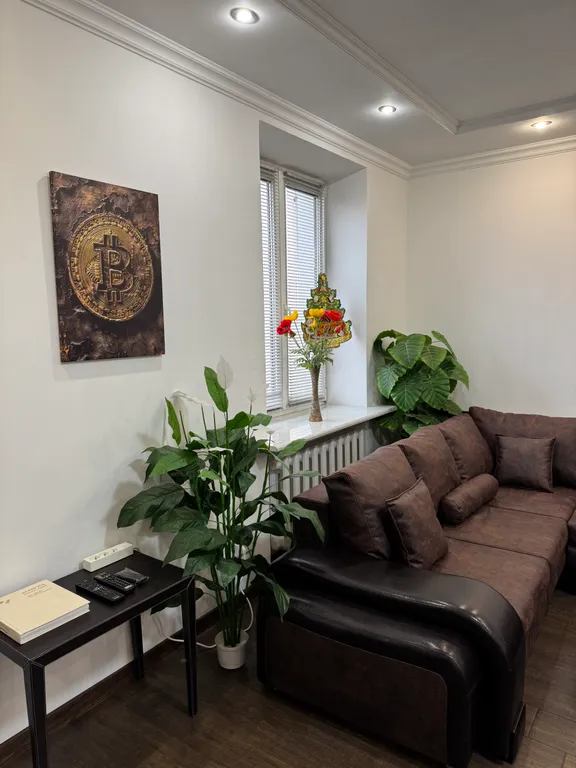 On two levels with two bathrooms