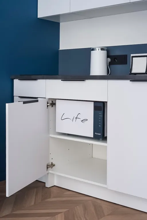 Квартира Квартира Стильная студия Тёмно-синяя в центре — Калининград