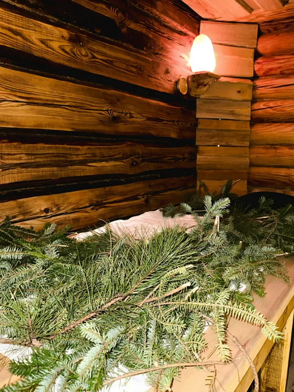 Уютный эко-дом у горной речки