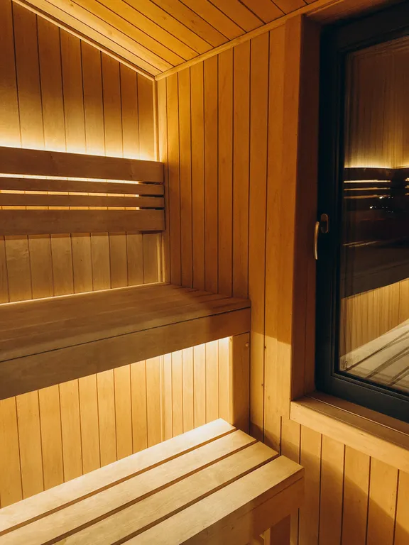 Дизайнерский дом с гриль-мангалом, сауной и большой террасой