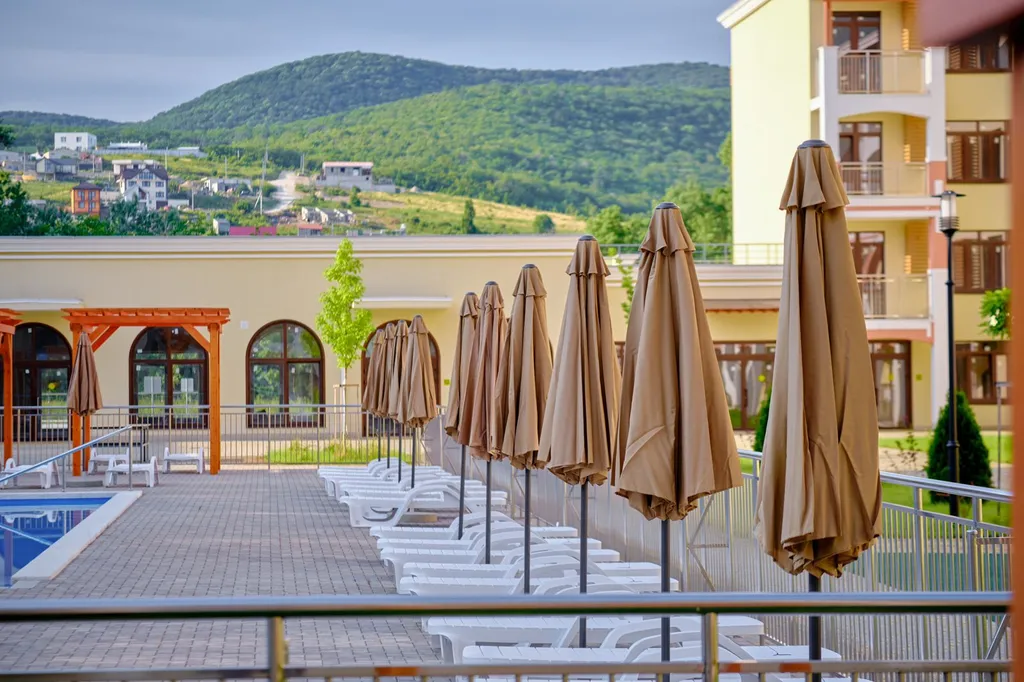 360 Евротри на 6 человек с бассейном с 2 санузлами