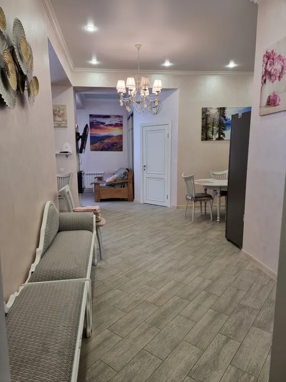 Уютный апартамент в центре с балконом и видом на горы лес