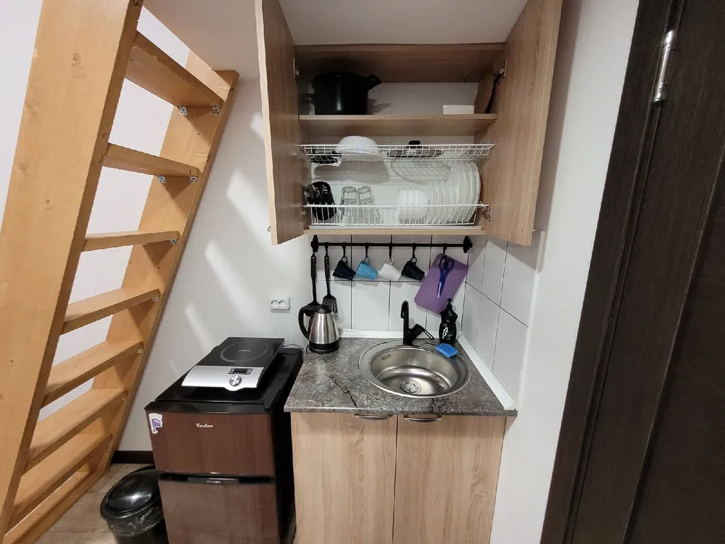 Лофт-2 Синяя. Клёвая двухуровневая студия в центре