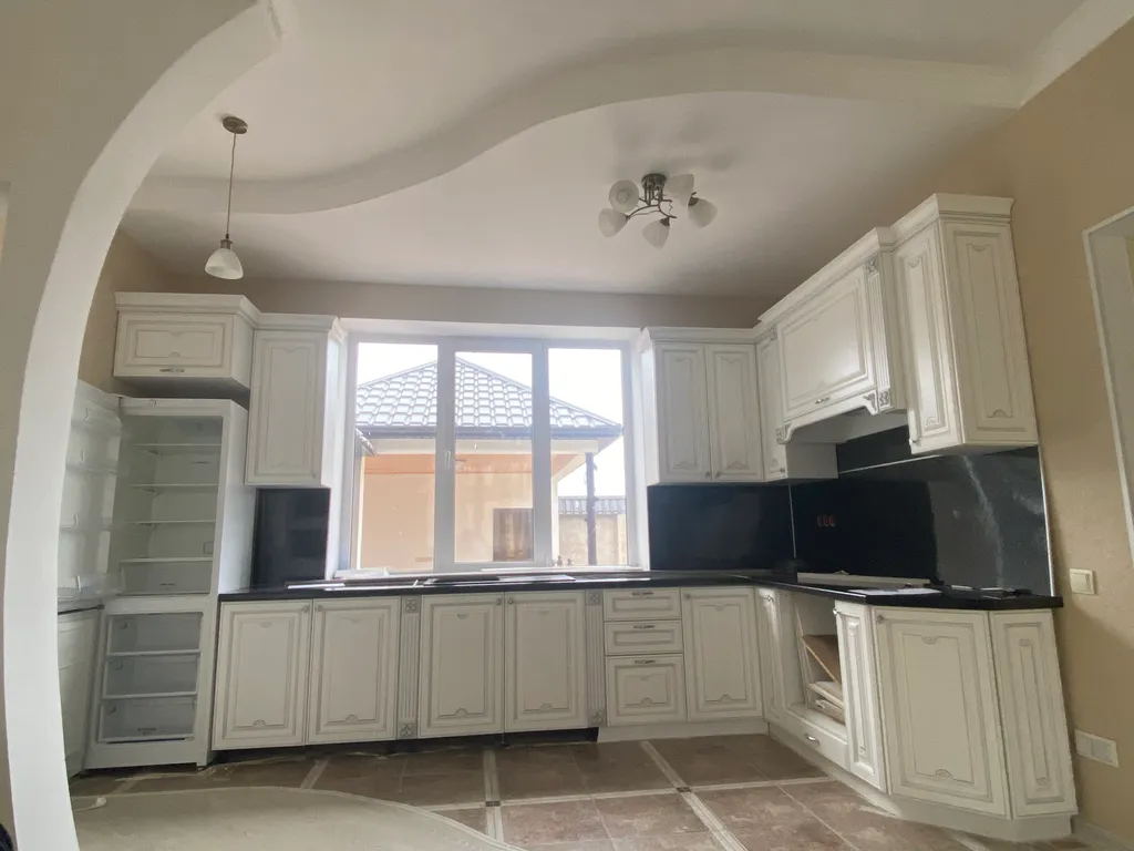 Дом на берегу Каспийского моря