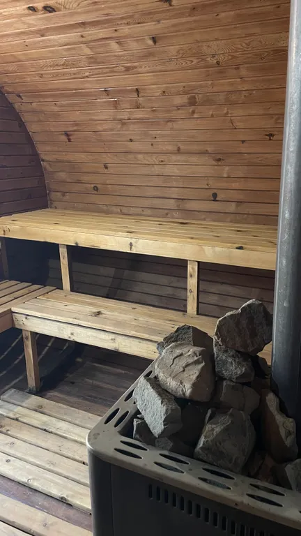 Коттедж Дом в лесу с баней и бассейном — Веселое