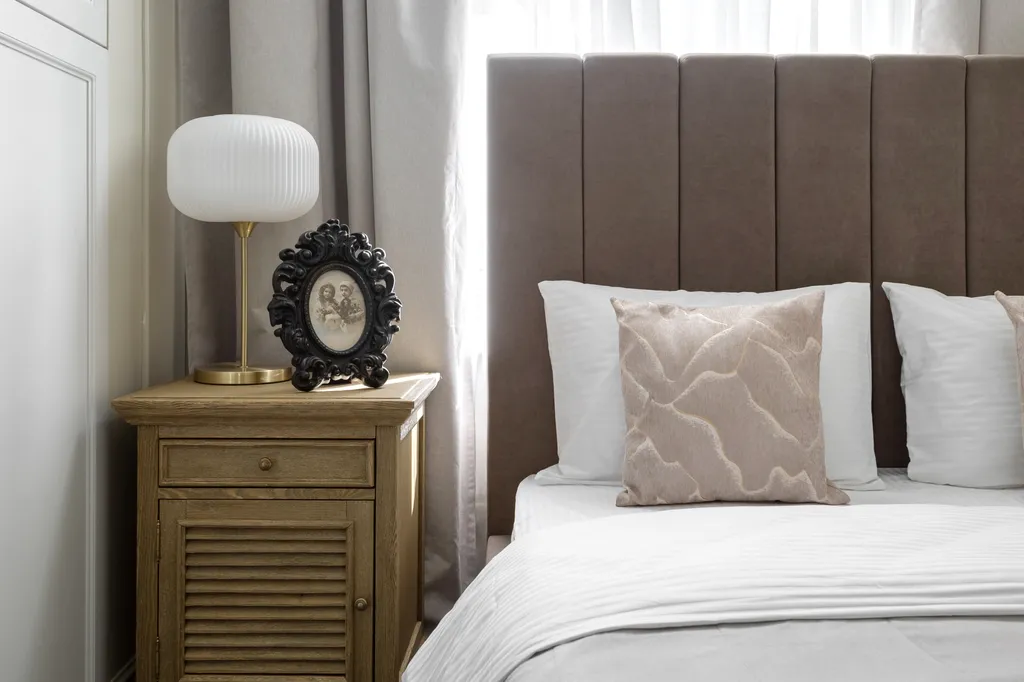 Проcтоpныe 4-к апартaменты c прекpaсным видом нa Hевcкий пpocпект