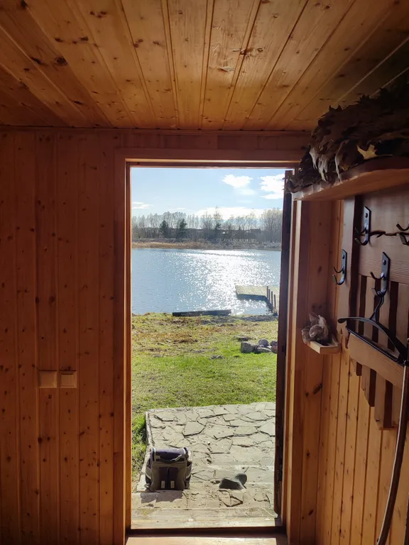 Дом с баней на озере