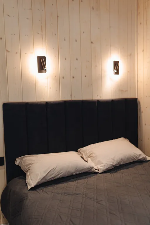 Домик в лесу с панорамными окнами