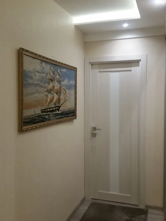 Уютная комната в двухкомнатной квартире