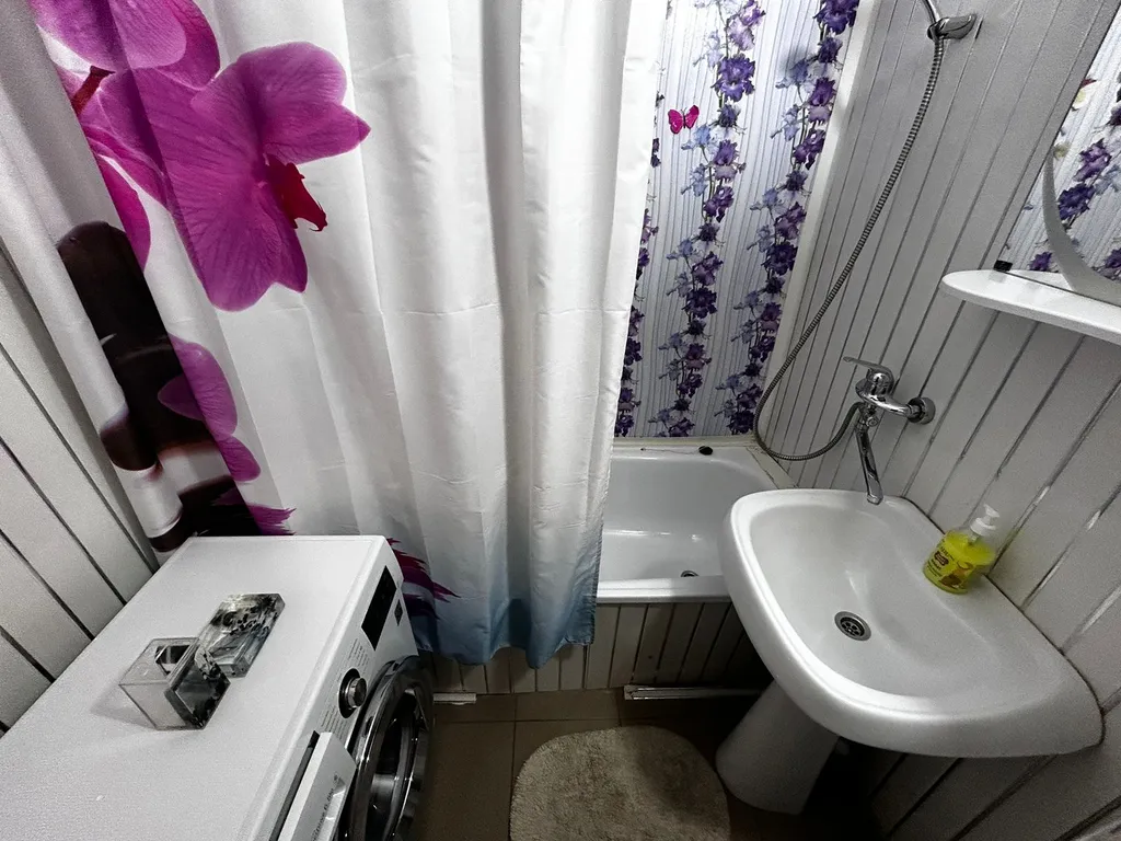 Современная квартира рядом с СК Заря и МНТК имени Федорова