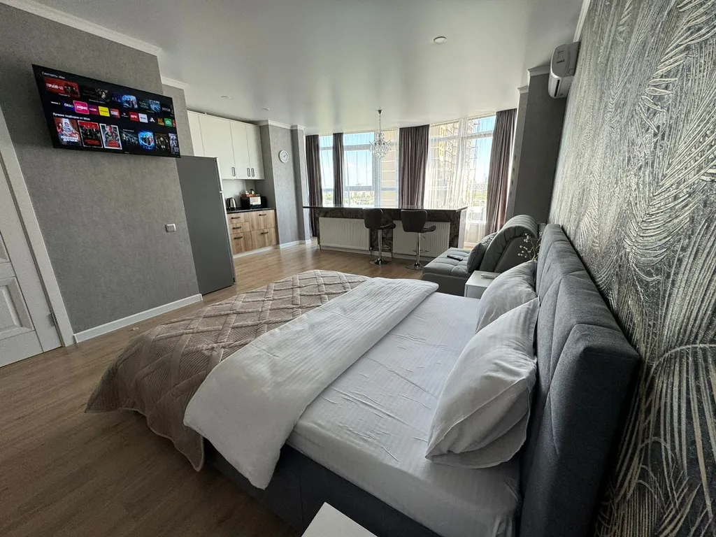 Квартира Авторская студия в центре Ростова рядом с аквапарком H2O — аренда посуточно в Ростов-на-Дону